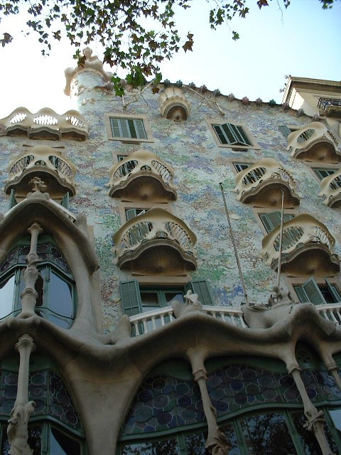 Casa Battlo, by Gaudi, in Barcelona (ES), alsoo merely added here to brighten up the otherwise text-only page